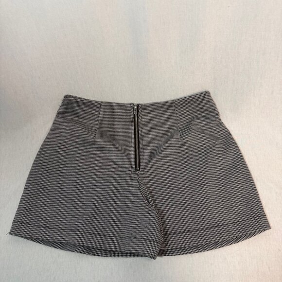 Forever 21 Houndstooth Skort S Black White Flat Front Preppy - Picture 3 of 7